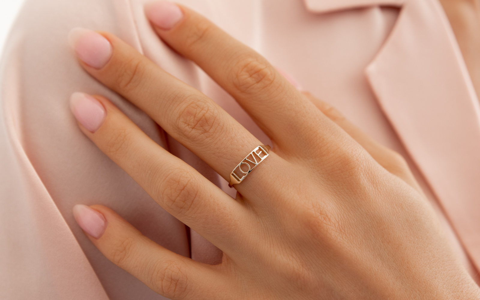 Love Ring Yellow Gold