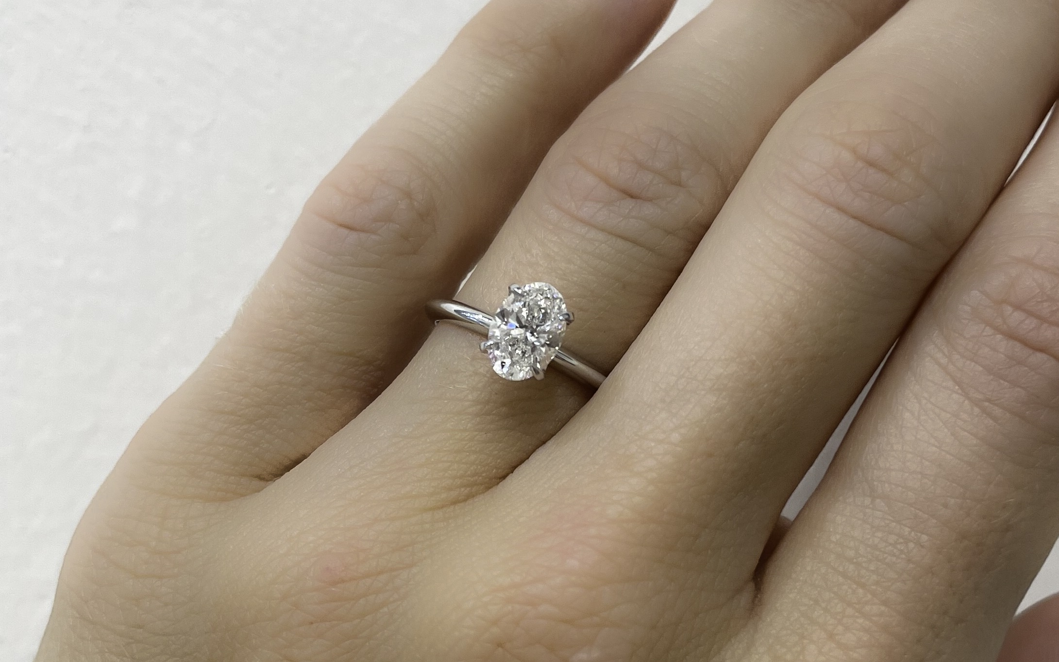 Oval diamond engagement ring