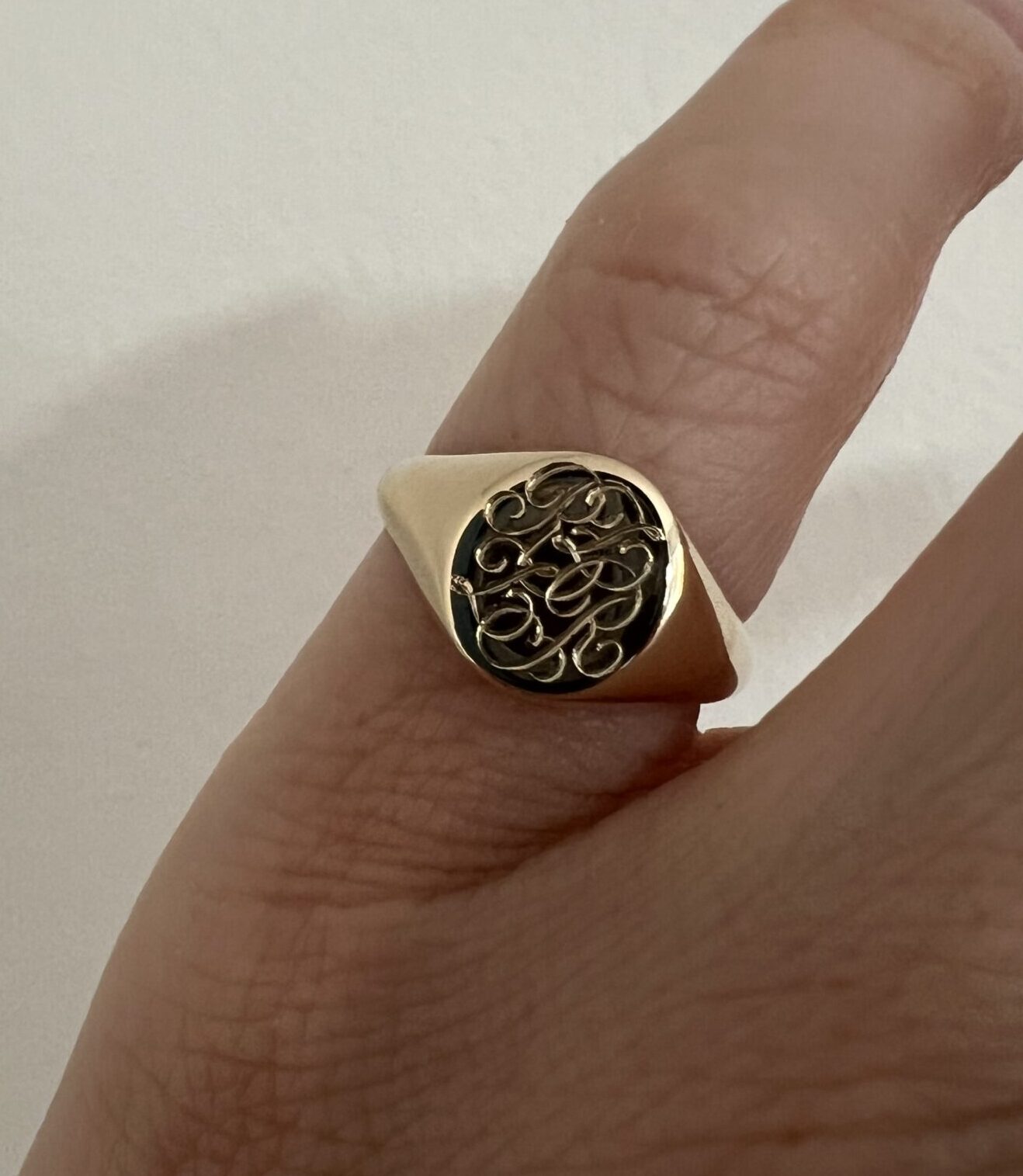 Signet Hand-Engraving, Four Letter